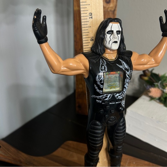 WCW Sting Power Fighters Handheld Game - Picture 3 of 5